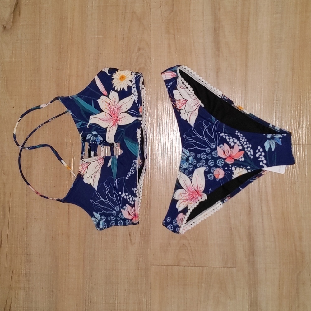 Cupshe 2 piece Swimsuit S